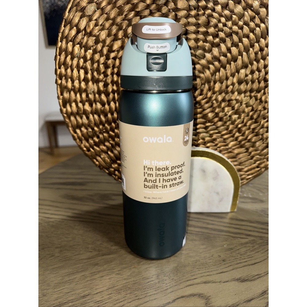 Owala HOLIDAY SPECIAL EDITION 32 oz FreeSip LIMITED EDITION METALLIC Wintergreen